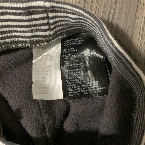H&M Boys Pants Size 12-18month. Lot of 2 - Picture 4 of 4